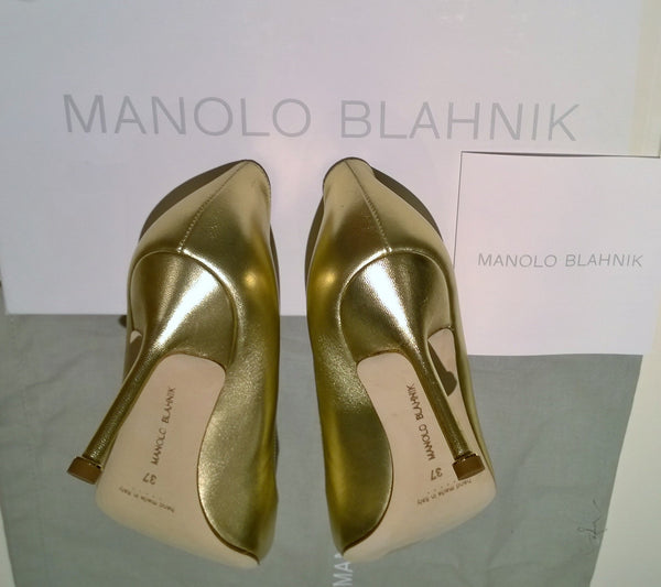 Manolo Blahnik Gold Leather Hangisi Rhinestone Buckle 90 Heels NIB Shoes