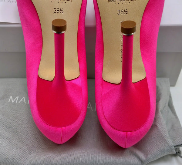 Manolo Blahnik Bright Pink Hangisi 105 Heels with Turquoise Blue Rhinestone Buckle Shoes