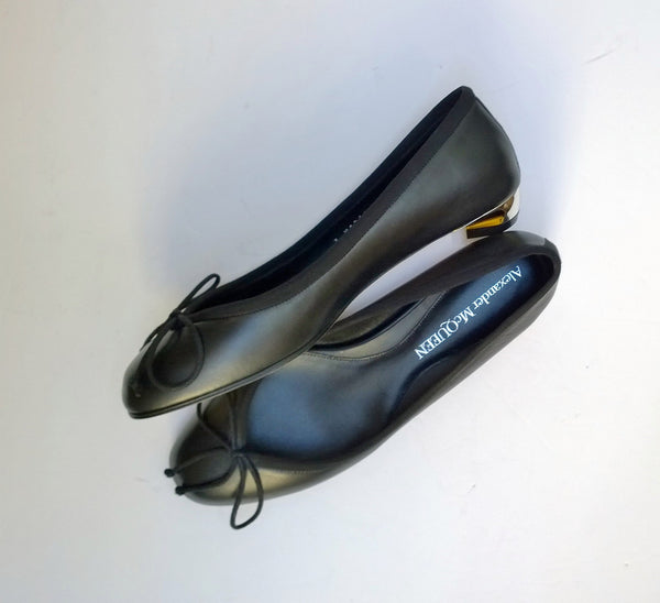 Alexander McQueen Armadillo Bow Black Leather Shoes with Metal Heel Ballet Flats New in box