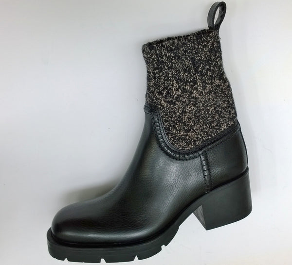 Chloé Neva Black Leather Knit Ankle Boots