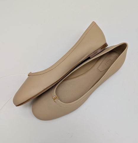 Chloé Marcie Pale Beige Leather Flats with Gold Tone Details New in Box Shoes Delicate Nude