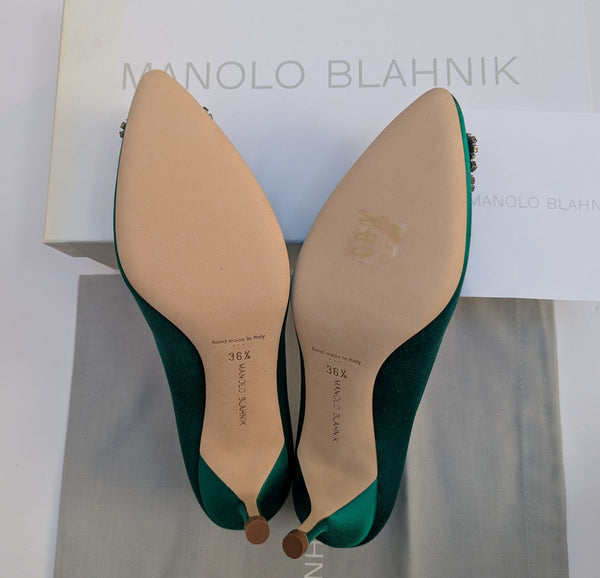Manolo Blahnik Hangisi Heels 50 in Bright Green Satin New in Box Rhinestone Buckle Pumps