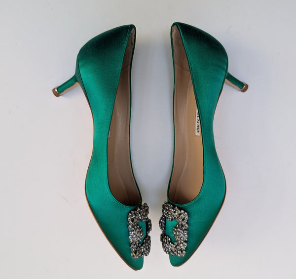 Manolo Blahnik Hangisi Heels 50 in Bright Green Satin New in Box Rhinestone Buckle Pumps