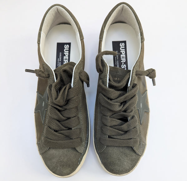 Golden Goose Super-Star Dark Green Distressed Suede-Trimmed Full-Grain Leather Sneakers New in Box