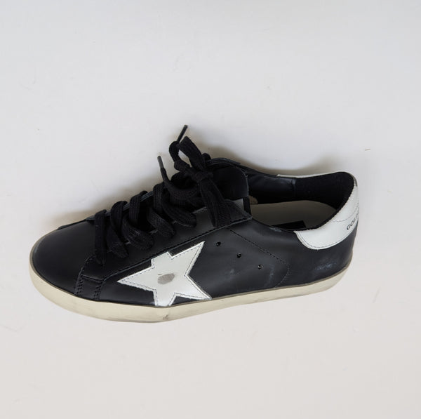 Golden Goose Super-Star Classic Sneakers in Black Leather with White Star New in Box