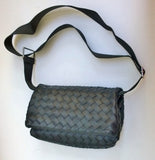 Bottega Veneta BV Hydrology Crossbody Messenger Bag in Black Leather East West Small Clutch New