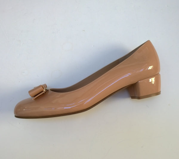 Ferragamo Vara Patent Amaretti Nude Heels with Bow New in Box C Width