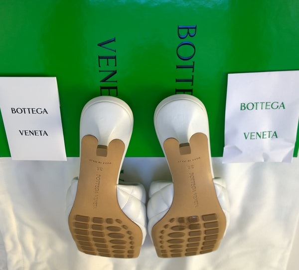 Bottega Veneta Padded Quilted Square Toe Slides in White Leather Mules Heels New in Box