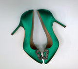 Manolo Blahnik Bright Green Satin 105 Hangisi Dark Strass Rhinestone Buckle Heels Emerald New in Box