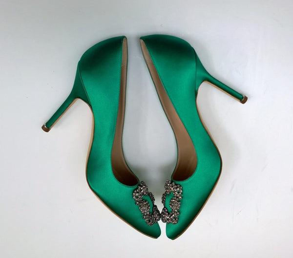 Manolo Blahnik Bright Green Satin 105 Hangisi Dark Strass Rhinestone Buckle Heels Emerald New in Box