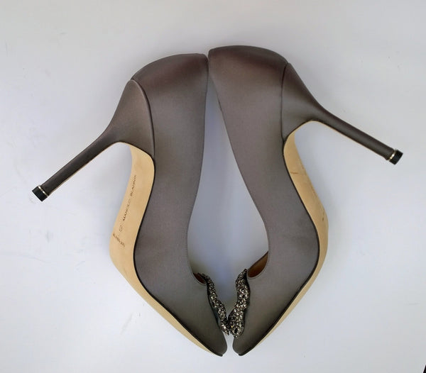 Manolo Blahnik Hangisi 105 Dark Grey Satin Rhinestone Buckle Heels New in Box