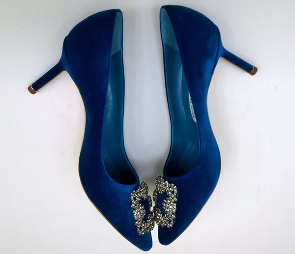 Manolo Blahnik Hangisi Bright Blue Velvet 70 Rhinestone Buckle Heels New in Box