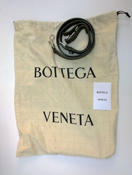 Bottega Veneta Borsa Leather Shoulder Bag in Dark Green New