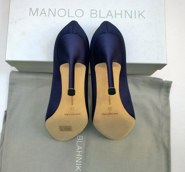 Manolo Blahnik Hangisi 105 Navy Blue Satin High Heels New in Box Buckle Shoes