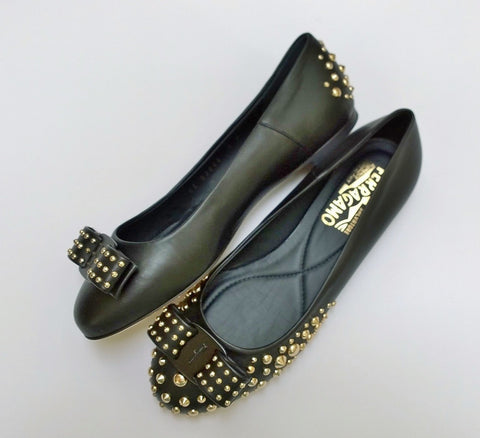 Ferragamo Varinaroc Black Leather Gold Studs Bow Shoes Flats D Wide Width