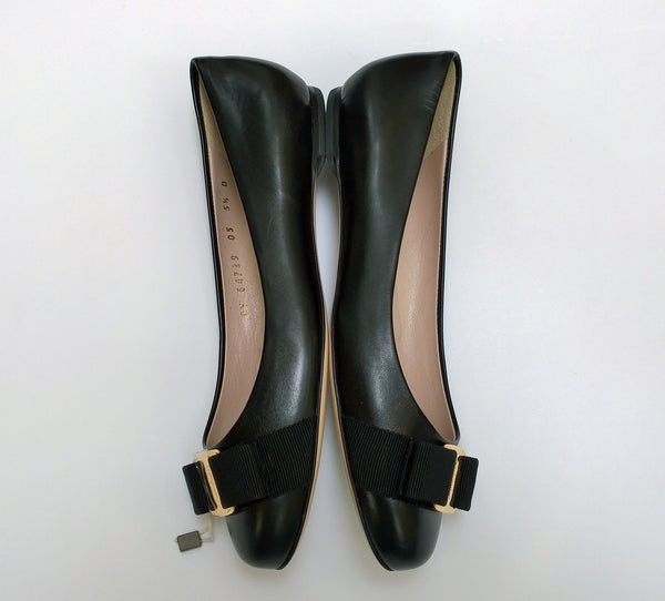 Ferragamo Varina in Black Leather 5.5 B Bow Shoes Flats