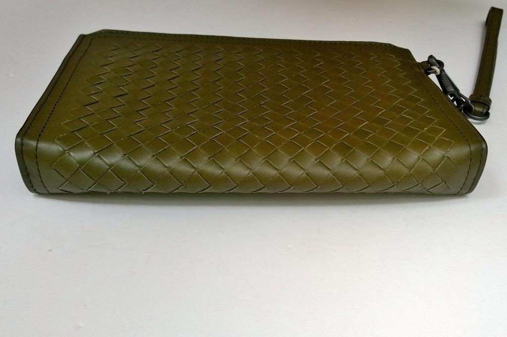 Bottega Veneta - Authenticated Pouch Clutch Bag - Leather Green Plain for Women, Very Good Condition