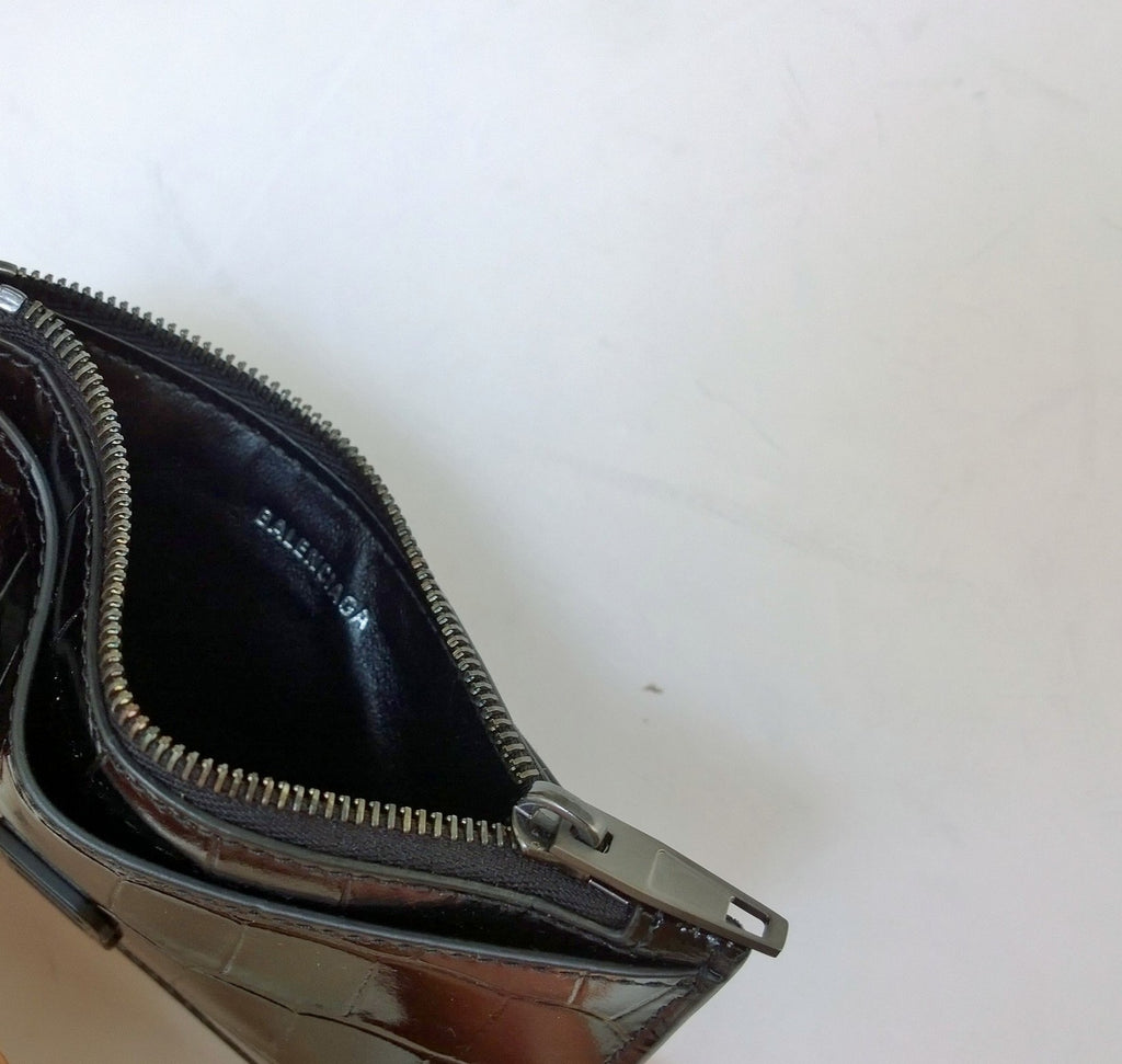 Burberry Chase Black Branded Embossed Logo Leather Money Clip Card Cas–  Nahim - Luxury Wardrobe