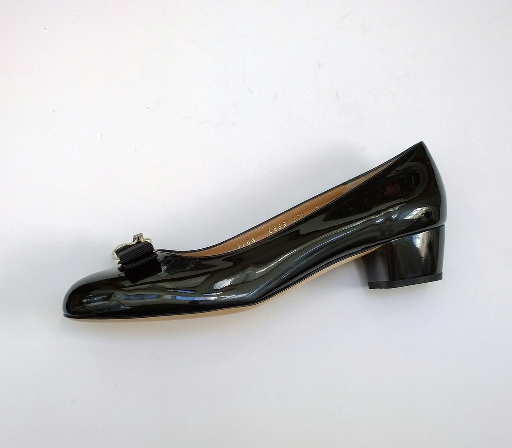 Ferragamo Vara Black Patent Block Heels Bow Shoes in C Width New in Bo –  AvaMaria