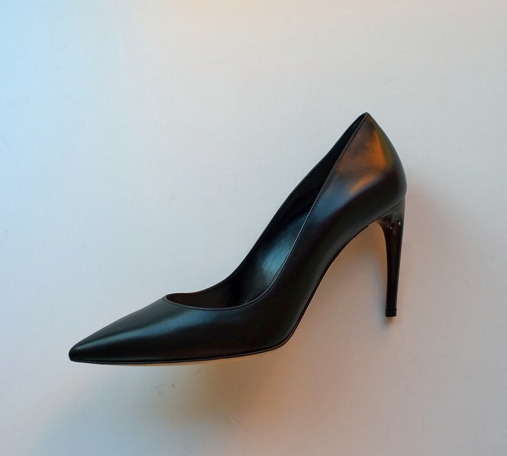 Alexander McQueen Black Leather Horn Heel Pumps – AvaMaria